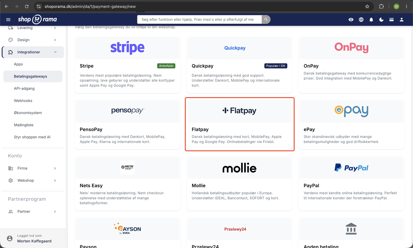 Udbyder-oversigten på siden Tilføj betalingsgateway med Flatpay-kortet fremhævet blandt Stripe, Quickpay, OnPay, og flere udbydere.