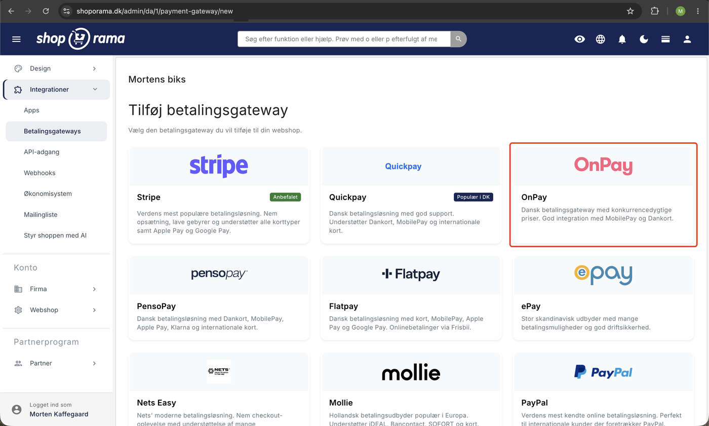 Siden Tilføj betalingsgateway i Shoporama-admin med OnPay-kortet markeret med rød ramme blandt Stripe, Quickpay, PensoPay, og flere udbydere.