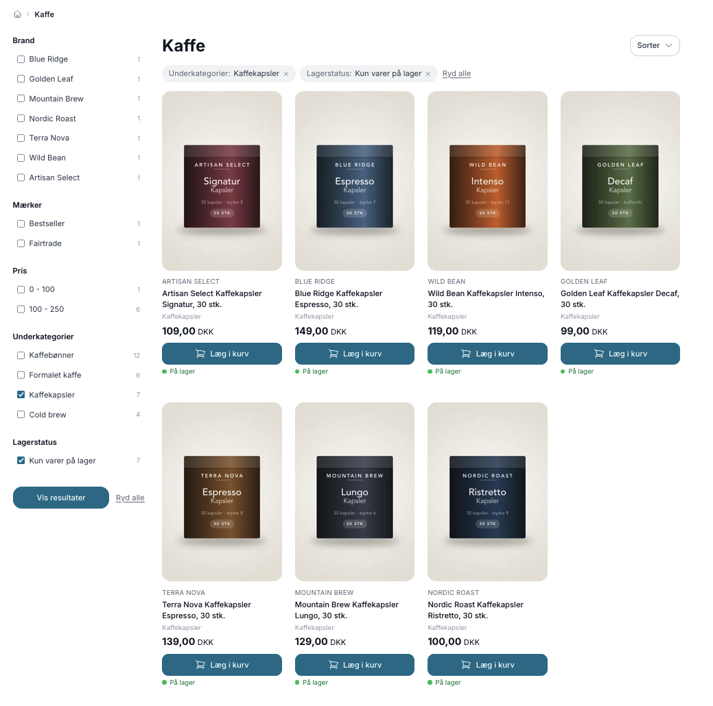 Kategorisiden Kaffe med filtre for brand, mærker, pris, underkategorier og lagerstatus, og de valgte filtre vist som små knapper over produkterne